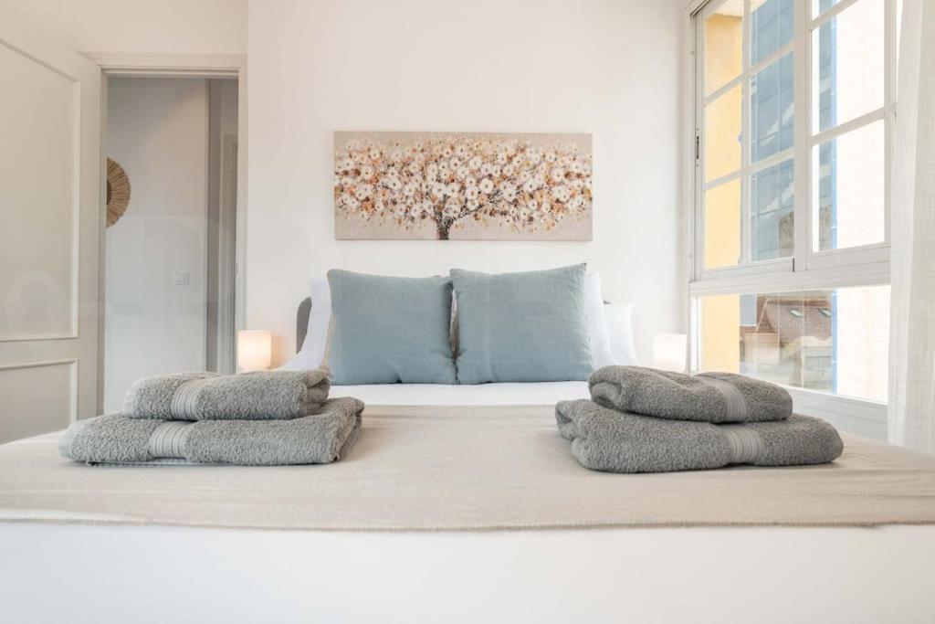 Sunlit & Fresh Apartment - Center By Rems مالقة المظهر الخارجي الصورة